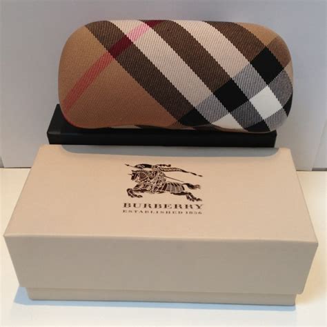 burberry glasses case price.